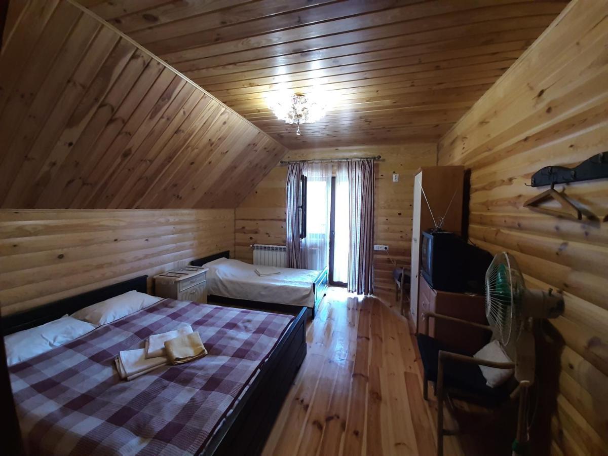 Садиба Орисин Явір Orysyn Yavir Hostal Svityaz' Exterior foto